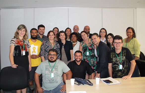 Grupo que se reuniu com a secretária Julia Sant'Anna é formado por professores da rede estadual que se destacam pela criatividade, envolvimento com a comunidade e participação na escola. Foto: Andréa Hespanha (ACS/SEE)